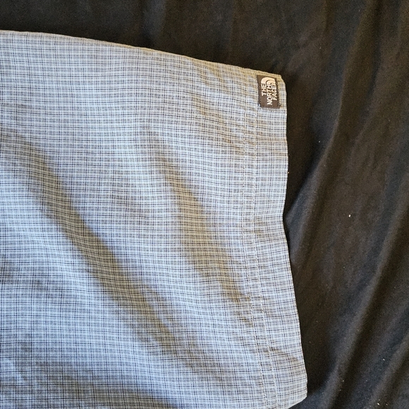 North Face Loghill Casual Button down Camp Shirt - Picture 14 of 16